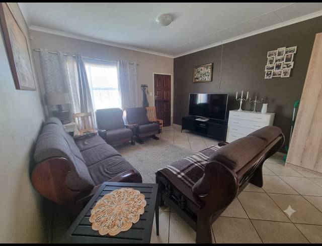 2 BEDROOM TOWNHOUSE FOR SALE IN RIVERSDALE